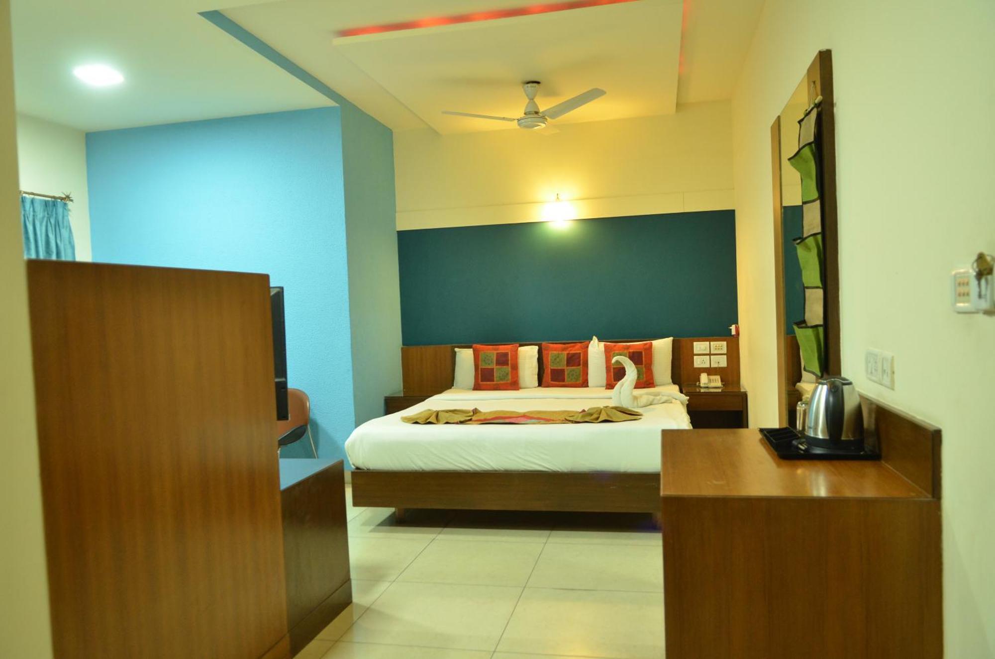 Cubbon Suites - 10 Minute Walk To Mg Road, Mg Road Metro And Church Street บังกาลอร์ ภายนอก รูปภาพ